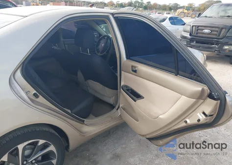 2005 Toyota Camry Le из США, поврежденный, VIN 4T1BE32K15U993854